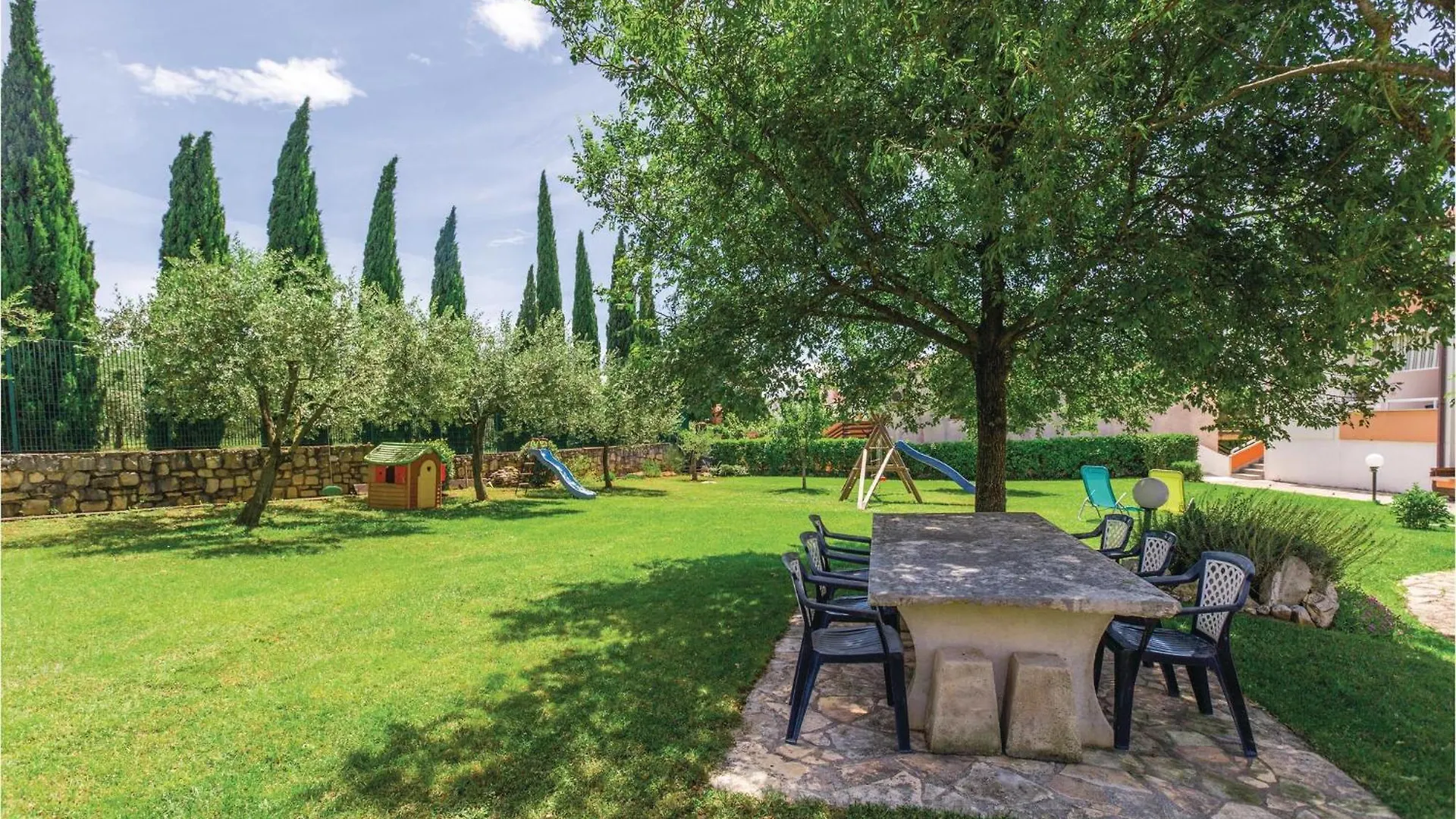2 Bedroom Beautiful Apartment In Savudrija 0*,
