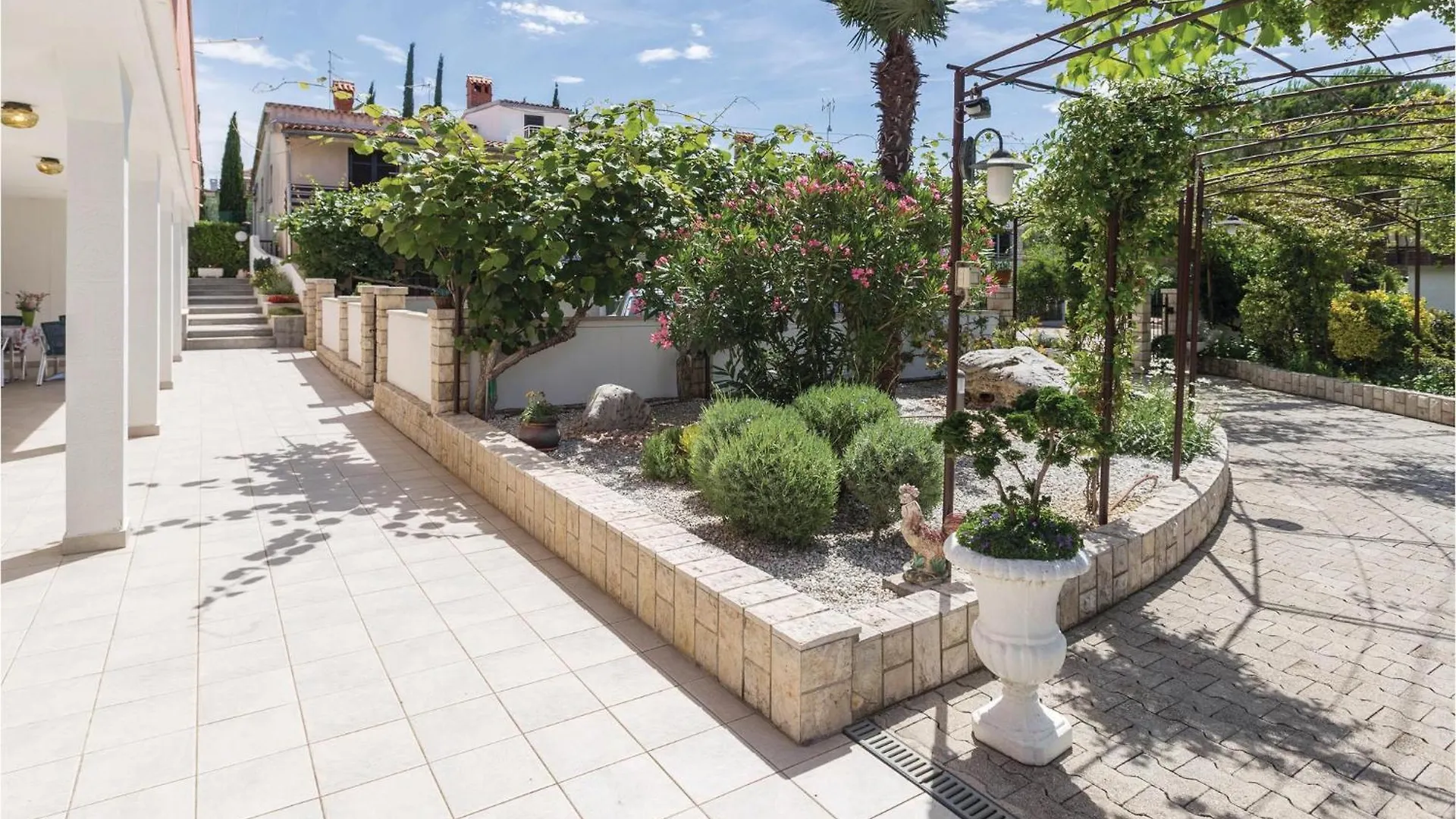 2 Bedroom Beautiful Apartment In Savudrija