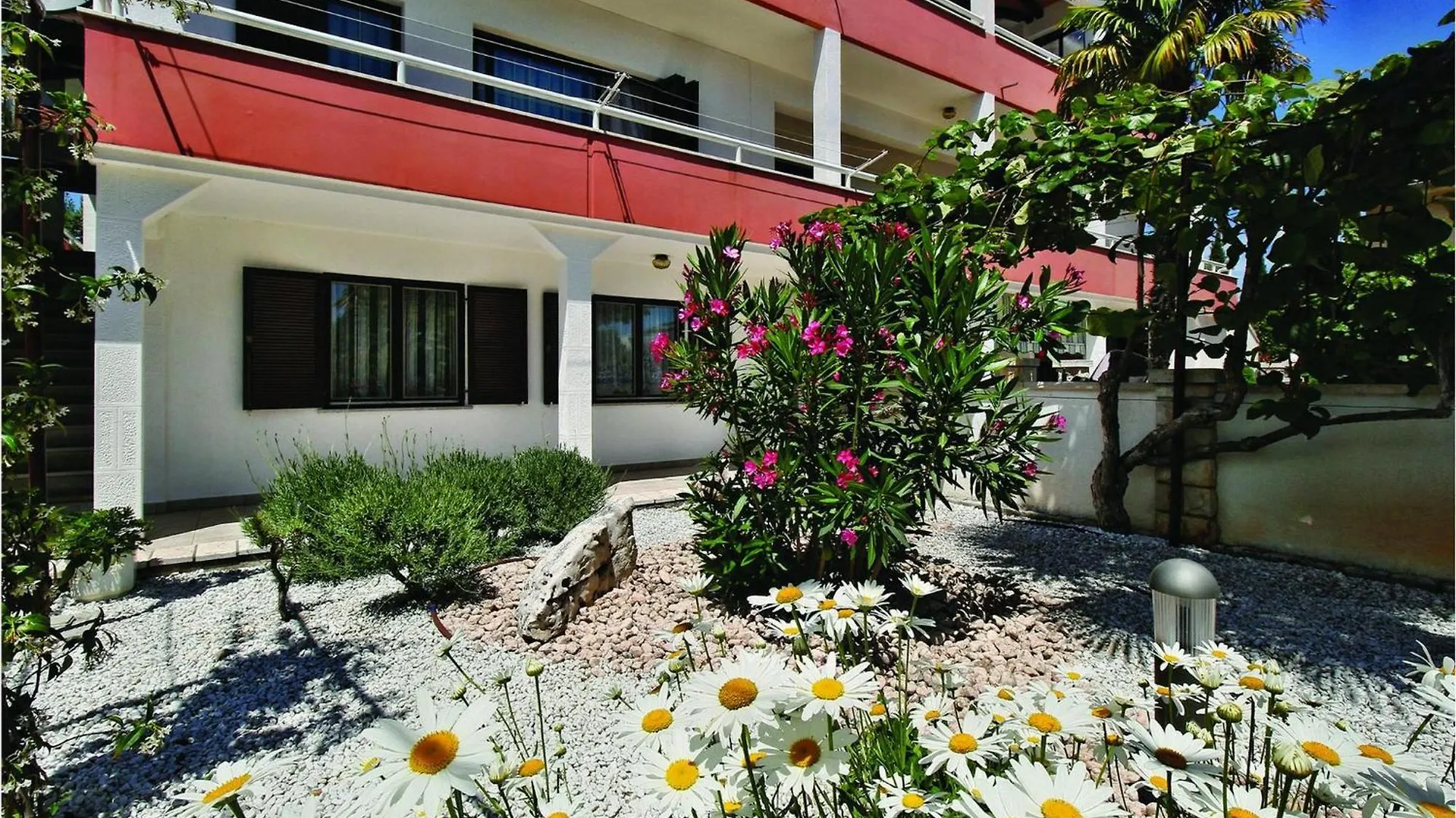 2 Bedroom Beautiful Apartment In Savudrija