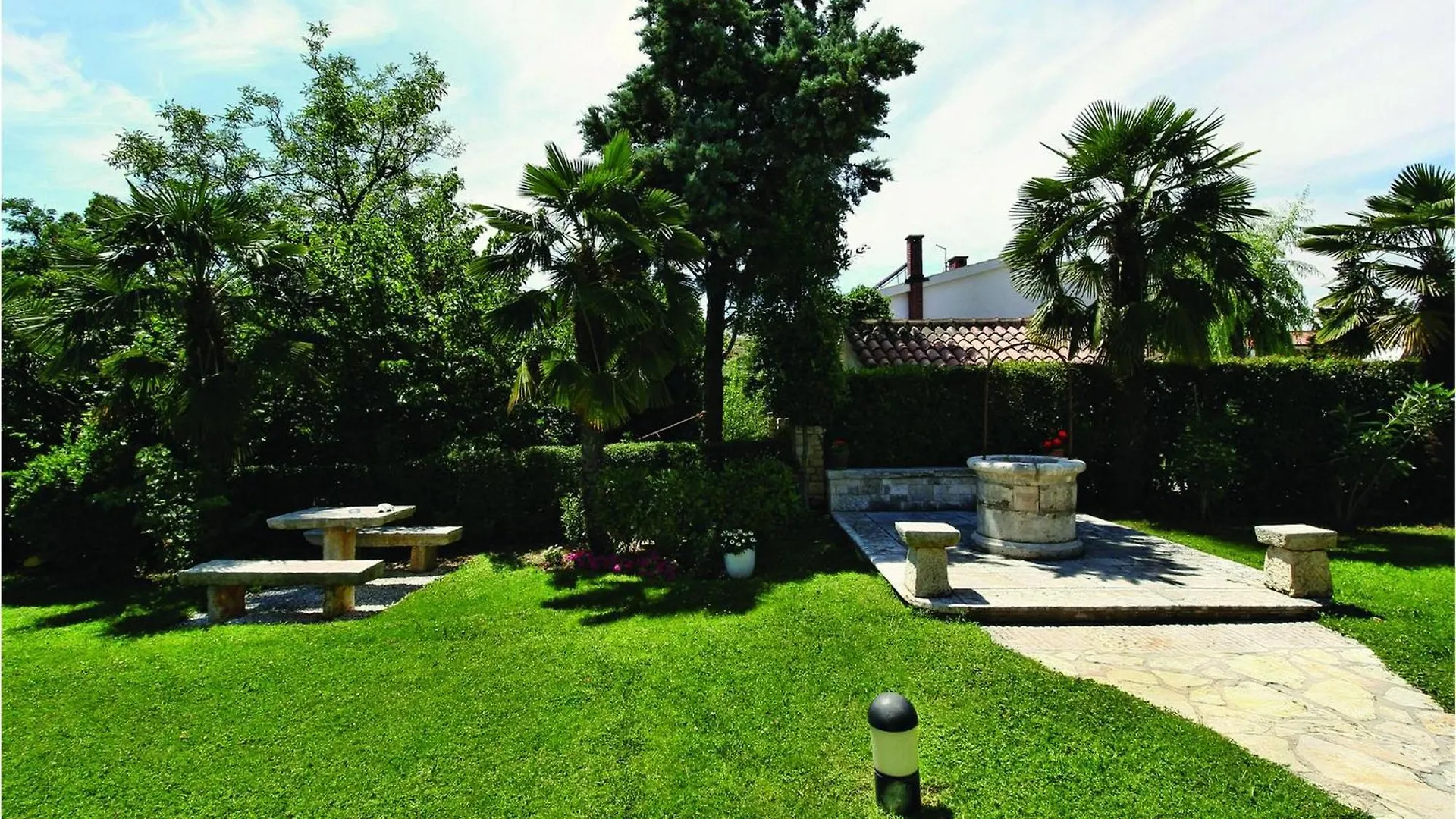 2 Bedroom Beautiful Apartment In Savudrija