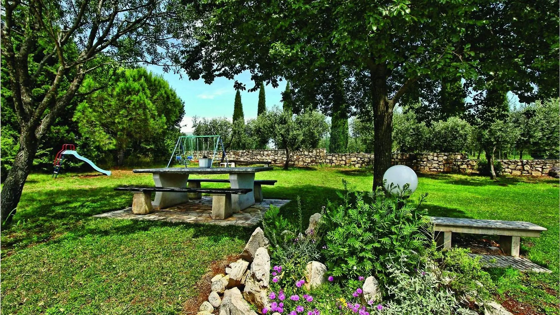 2 Bedroom Beautiful Apartment In Savudrija