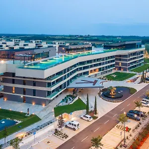 4* Aparthotel Petram & Residences